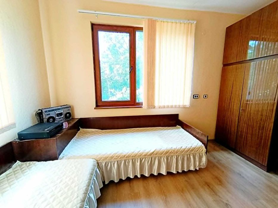 Къща с гараж и допълнителна постройка в гр.Бяла Слатина, обл. Враца