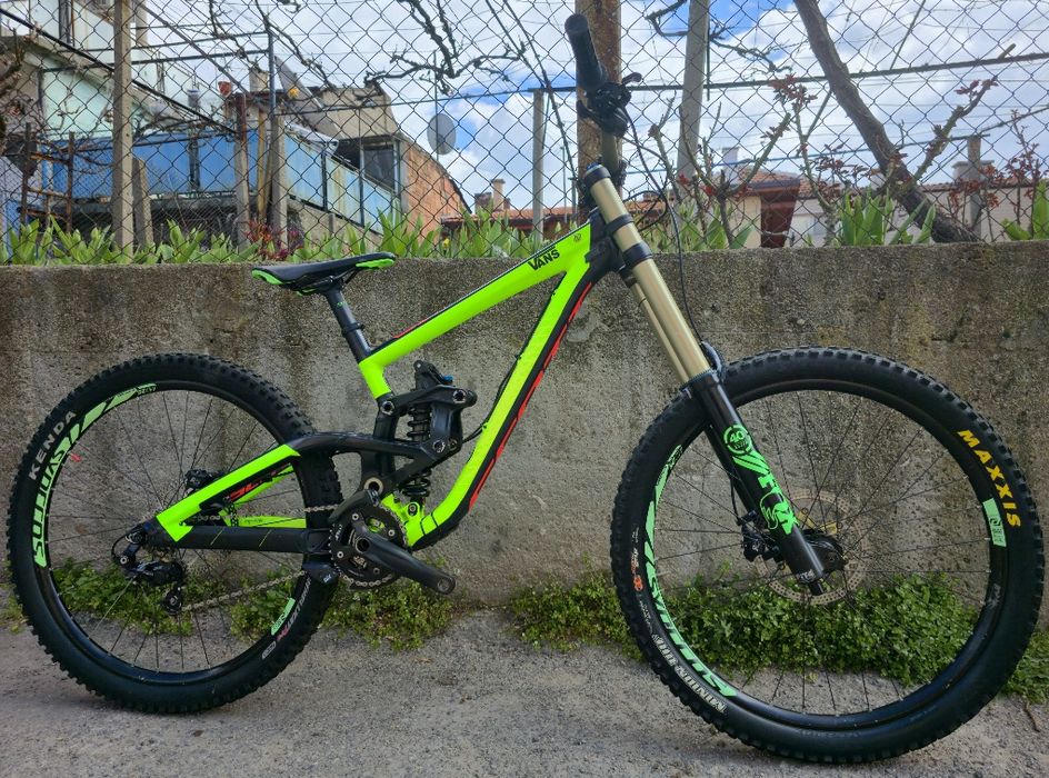 Scott Gambler 710 27.5 M Full Fox 40 Downhill  Formula спирач. Мекица
