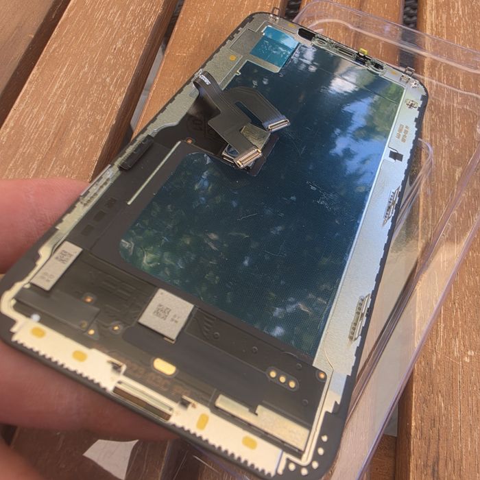 Продавам чисто нов, неизползван резервен дисплей за iPhone X (10).