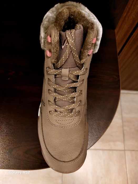 Продавам чисто нови обувки