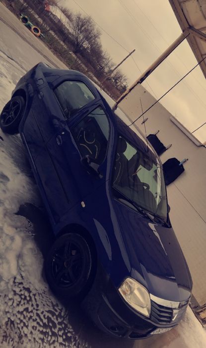 Vând Logan pentru dezmembrare