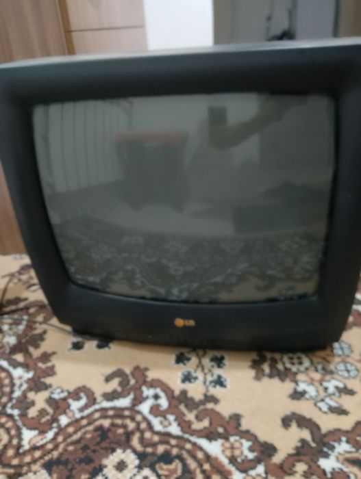 Продам телевизор