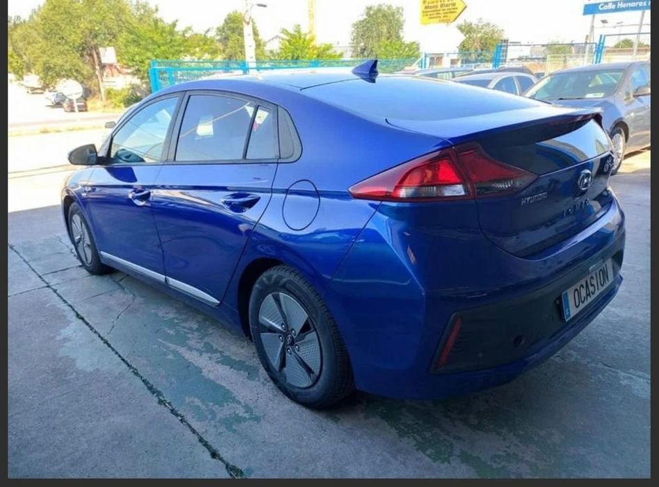 Închiriez Toyota prius3 Uber bolt