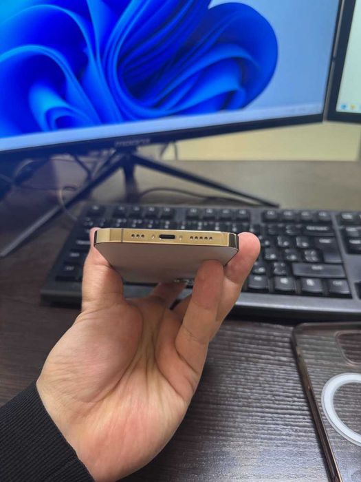 Iphone 12 pro GOLD