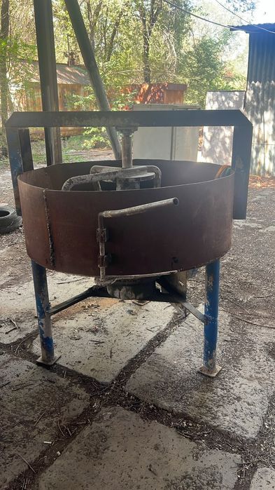 Бетономешалка и станок сплитерного блока