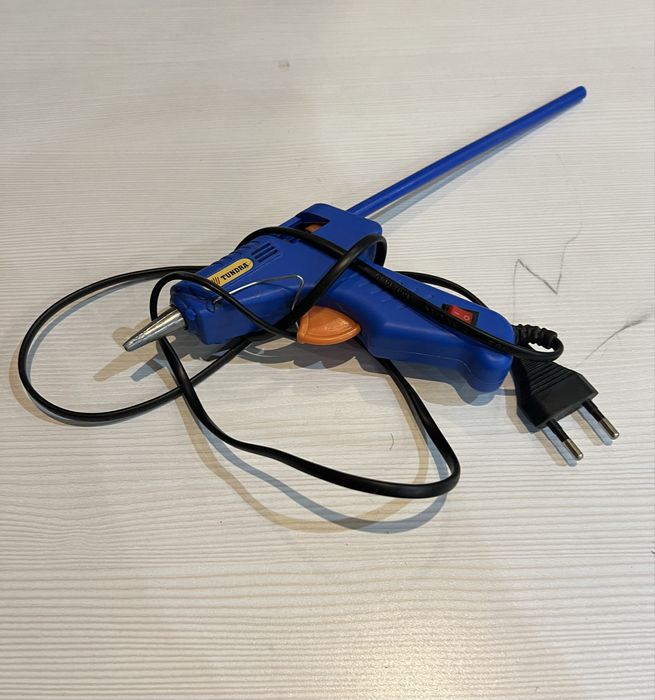 Пистолет для термоклея , на стержень 7мм