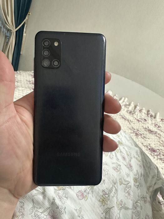 продам смартфон самсунг а31
