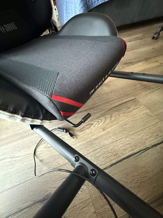 Cockpit Scaun Sim Racing Diablo Chairs xDrive | Compatibil MOZA, Fanatec, Logitech, Thrustmaster