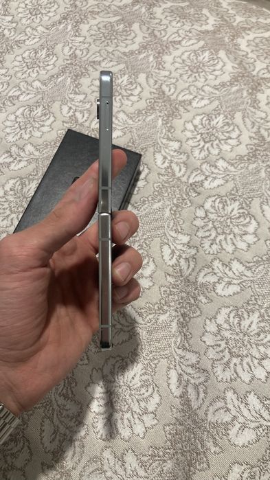 Продам Samsung Flip 5 256/8