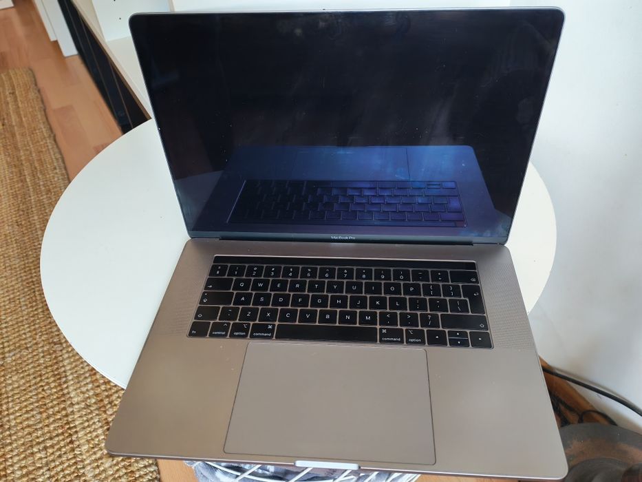 macbook pro 15 2018 - Laptopuri oferte online | OLX.ro