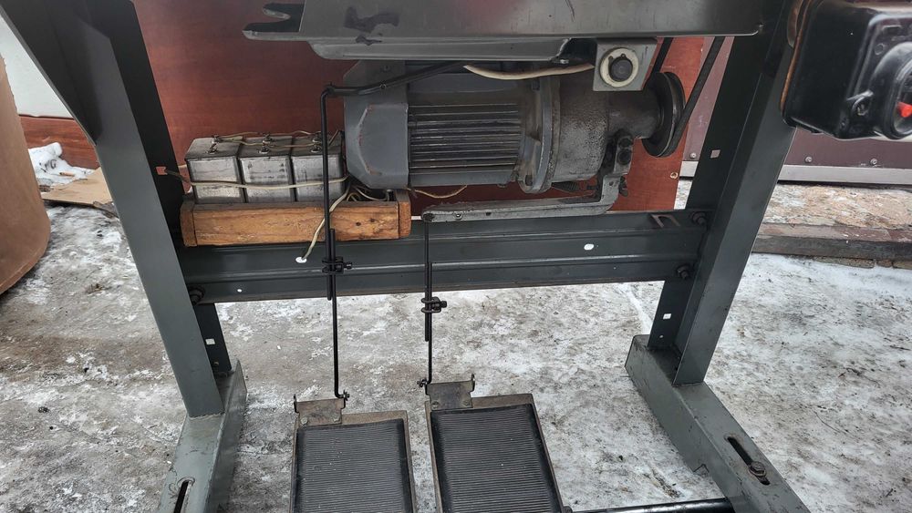 Швейная машинка прозводственная