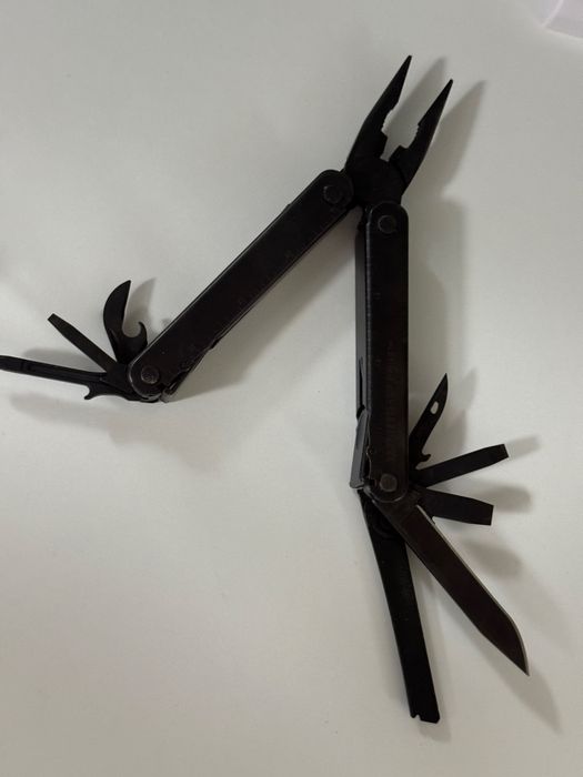 Leatherman negru
