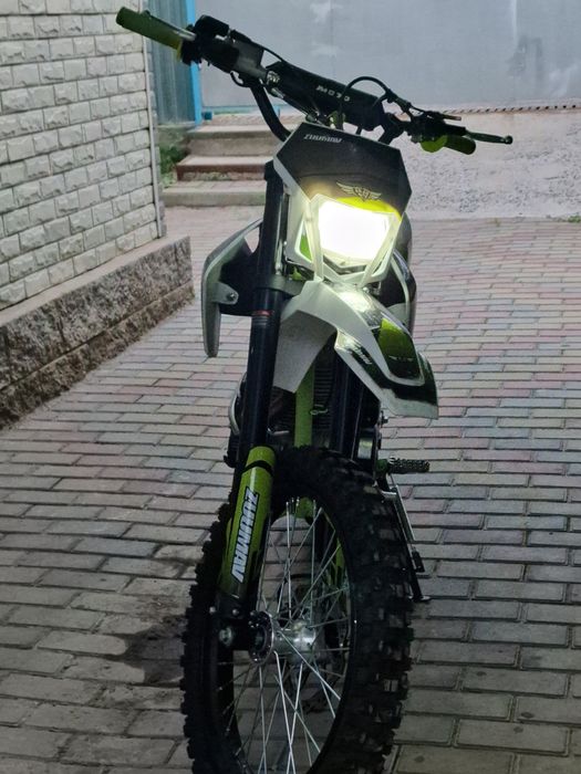 Продам мотоцикл Zuumav s5 223