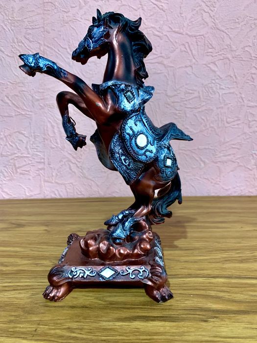 Продам статуэтку