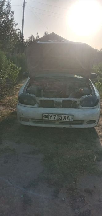 Daewoo Lanos yili 2001