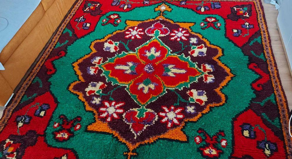 Китеник в ярки цветове размери 1,90 х 1,90