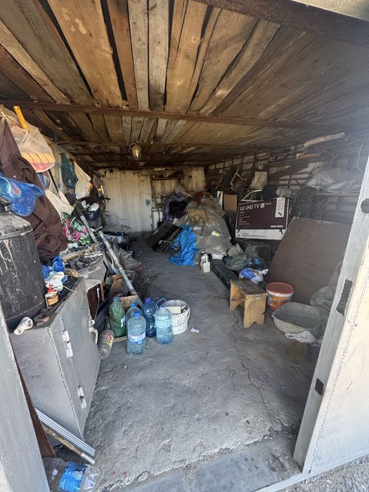 Продам гараж в черте города , с документами ,