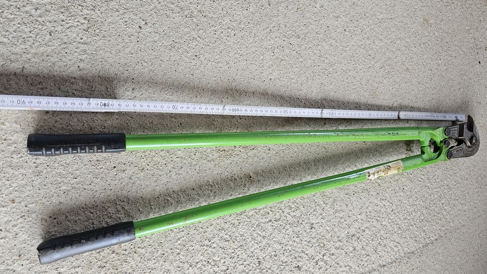 Foarfeca de taiat fier