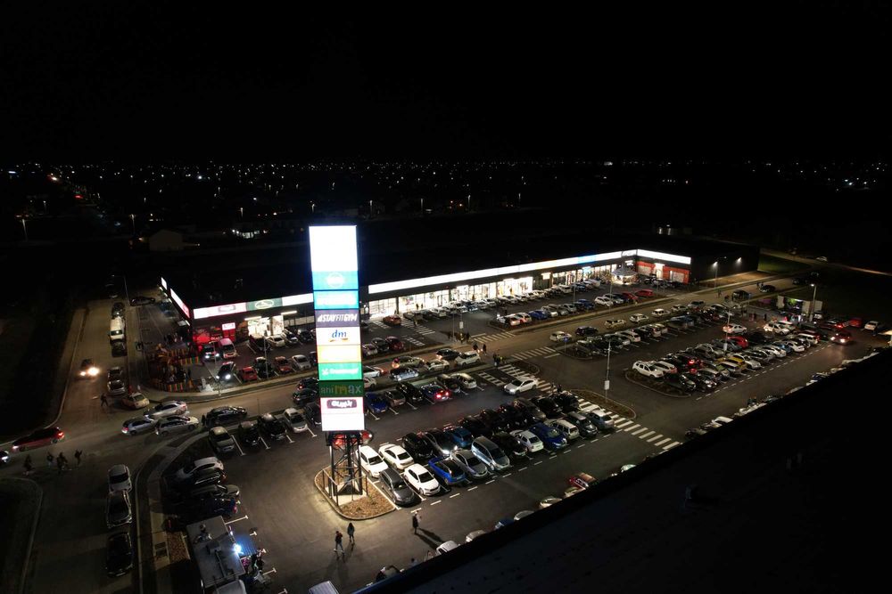 Inchiriem spatiu comercial 187 mp Funshop Park Mosnita, Timis