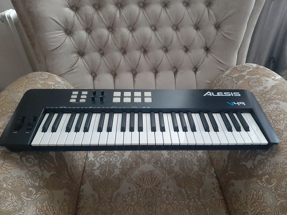 Миди клавиатура Alesis v 49