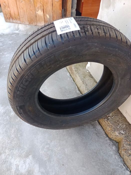 Продам покрышку r16