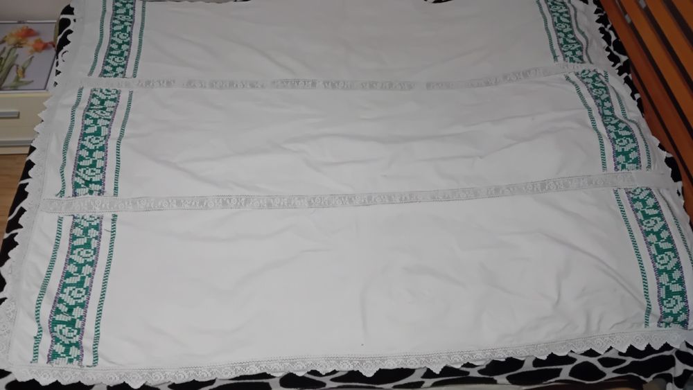 Față de masă și cearșaf tradițional țărănesc