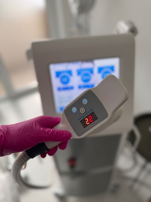 Vând echipament epilare definitivă Laser