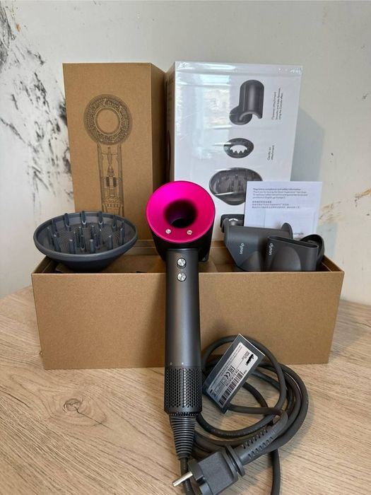 Dyson supersonic