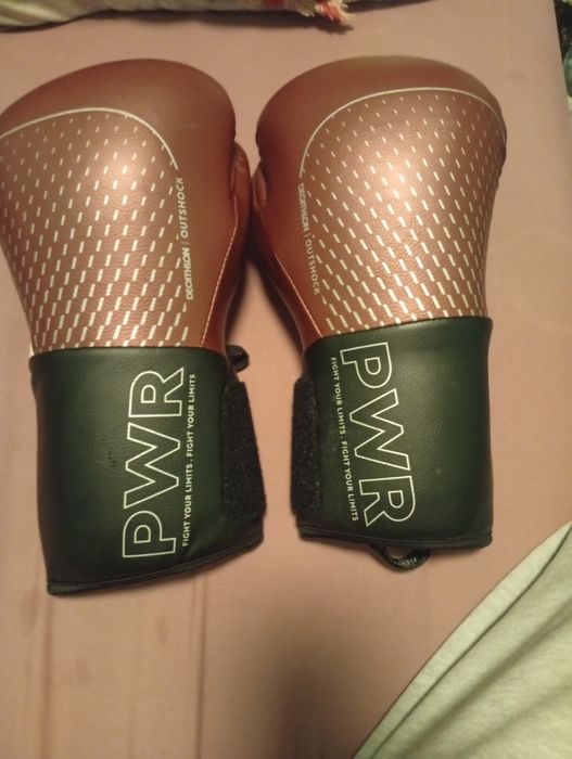 Mănuși box 100 Ron
