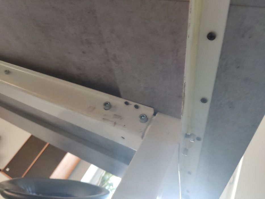 Отдaм дapом IKEA стол регулируемый