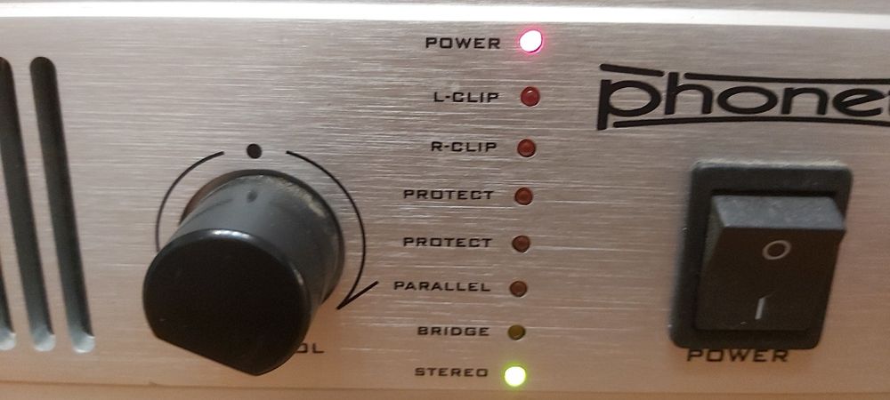 Vând amplificator de putere Phonetic ppa2000