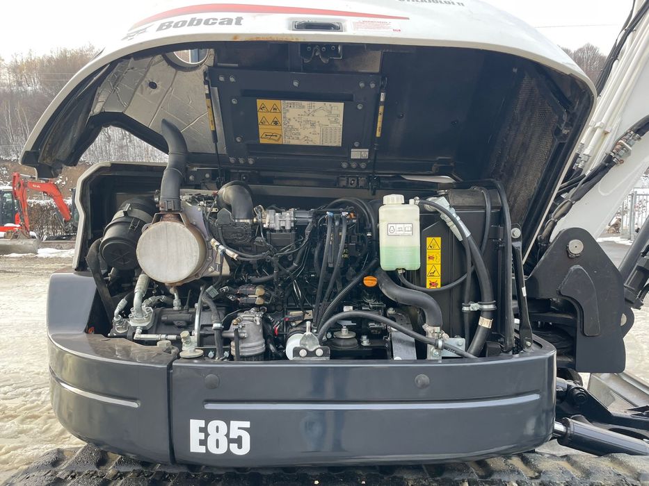 Vand urgent bobcat e85 sau schimb cu buldoexcvator sau 8x4