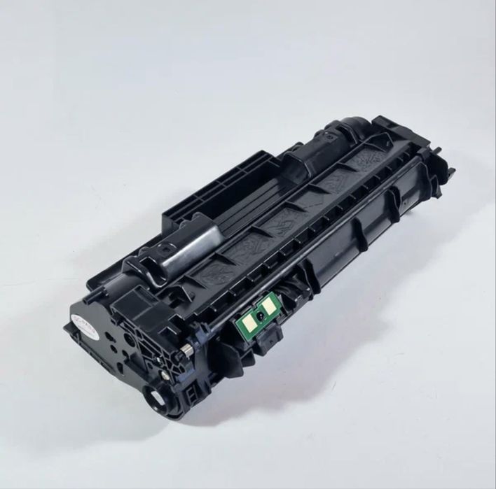 Новый катридж есть 8 шт