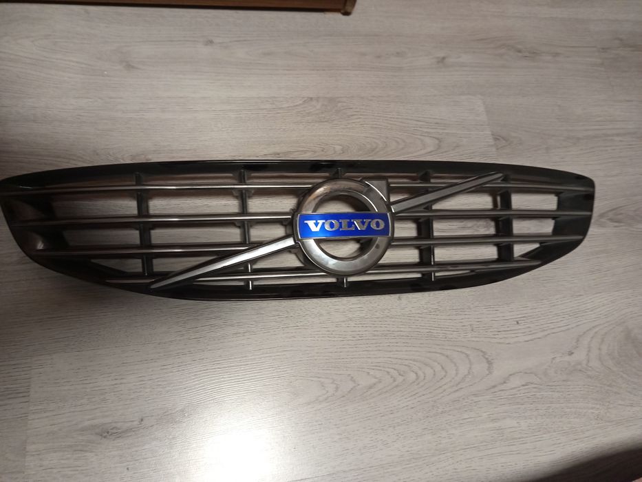 Grila bara fata Volvo v 60 2019