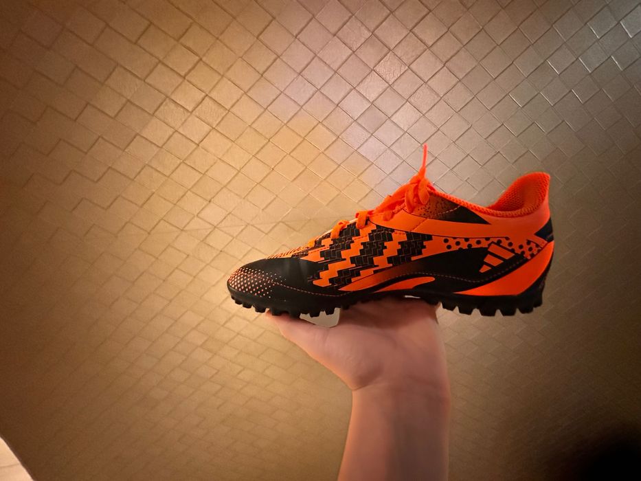 СТОНОЖКИ НА ADIDAS 38 размер са идеални за футбол