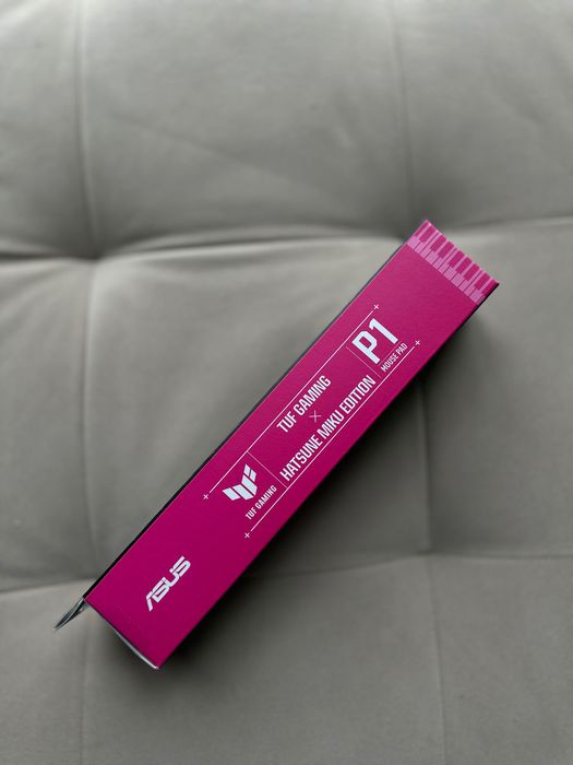 ASUS Hatsune Miku Bundle (мишка + пад)