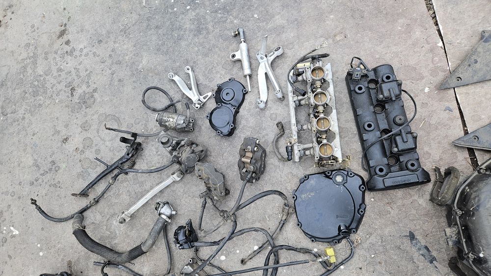 Piese gsx r 600 K1 k2 k3