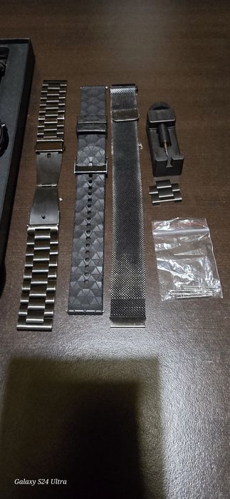 Samsung Galaxy Watch 3 с 4 каишки и инструмент за верижки