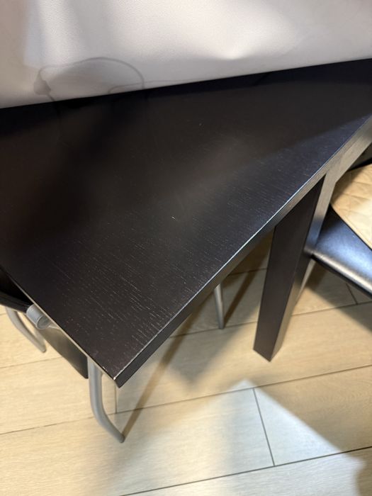 Стол со стульями