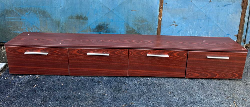 Comoda 2,20 m pentru living; Comoda cu 4 sertare