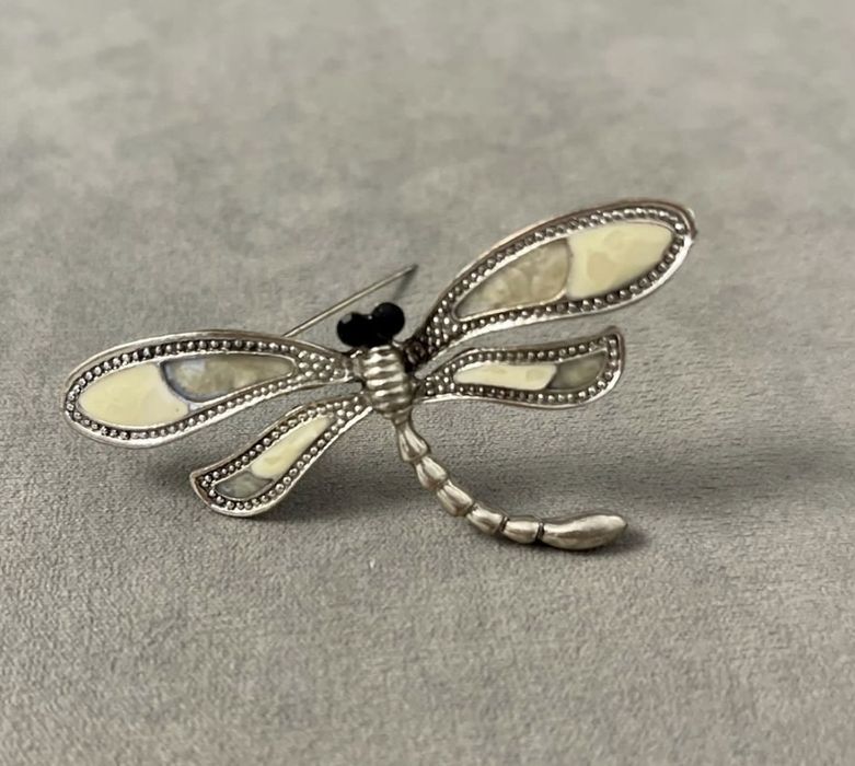 Продам броши и кольцо для платка