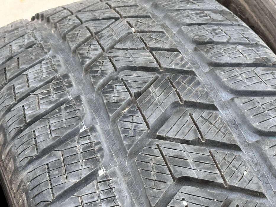 215/65/R17 Pirelli Scorpion 4бр зимни dot3616 6-7мм