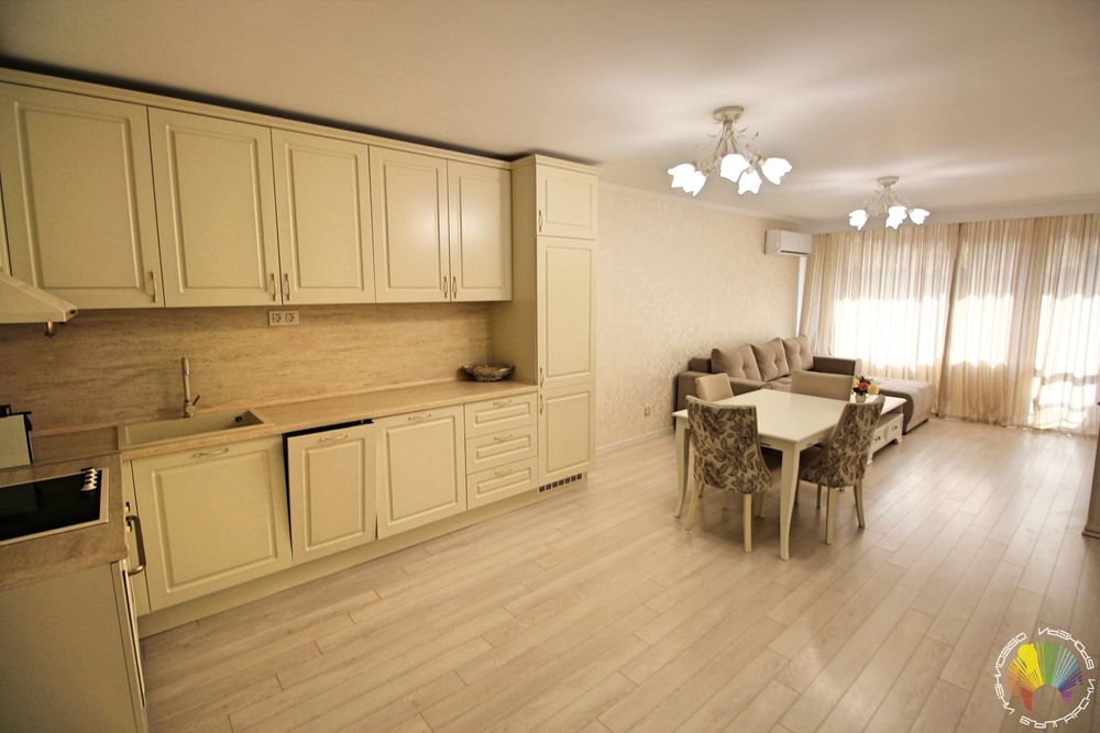 Дава се под наем Двустаен апартамент в Бургас, Лазур - 85 кв.м за 765 € - Снимка #3