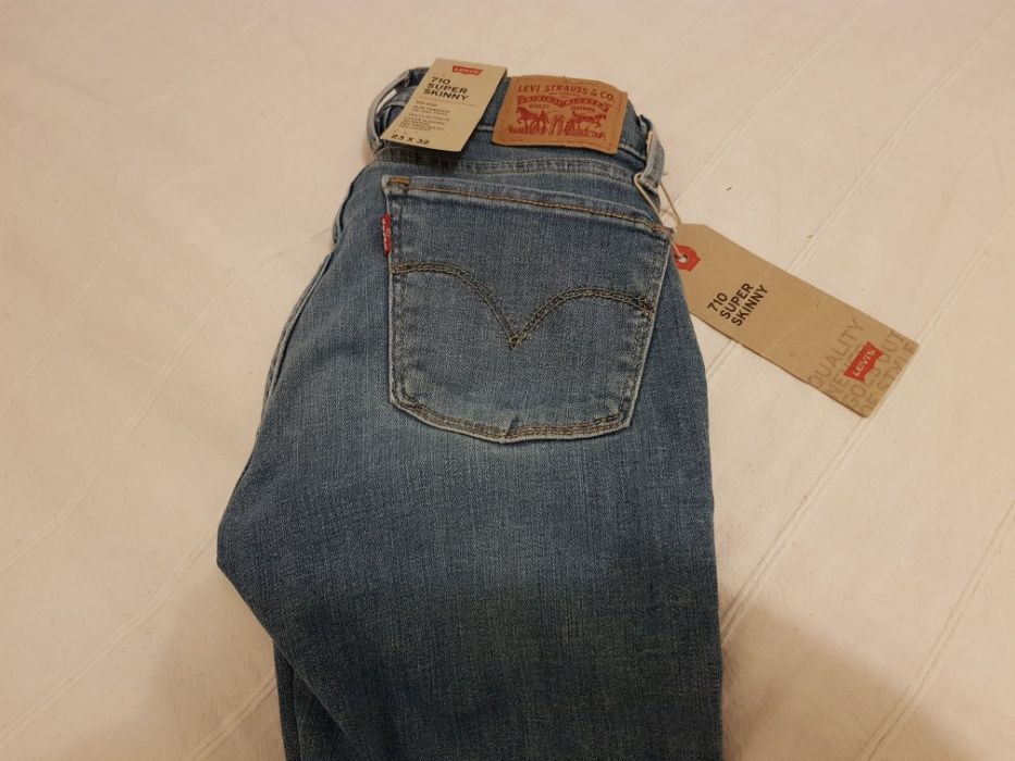 Дамски / детски дънки Levis