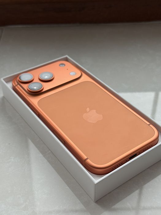 Apple iPhone 17 Pro 1TB Cosmic Orange