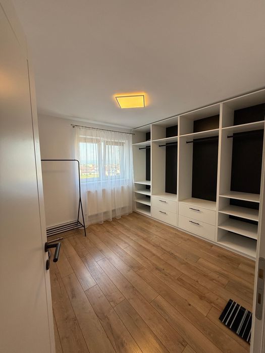 Apartament De Vanzare!