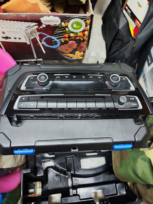 Панел за климатроник и радио от BMW