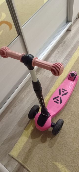 Детский самокат scooter