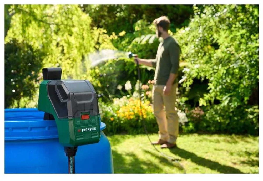 Акумулаторна помпа за дъждовна вода Parkside 12V с батерия и зарядно