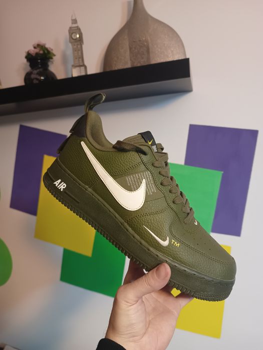 Nike Air Force1 / 07 LV8 Overbranding